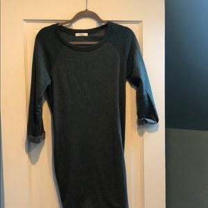 Oversized green sweatshirt